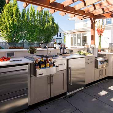 Colorado outdoor kitchen features